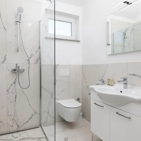 Apartment Giardinn Baška