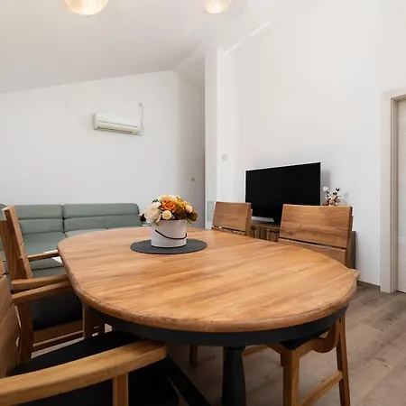 Giardinn * באסקה